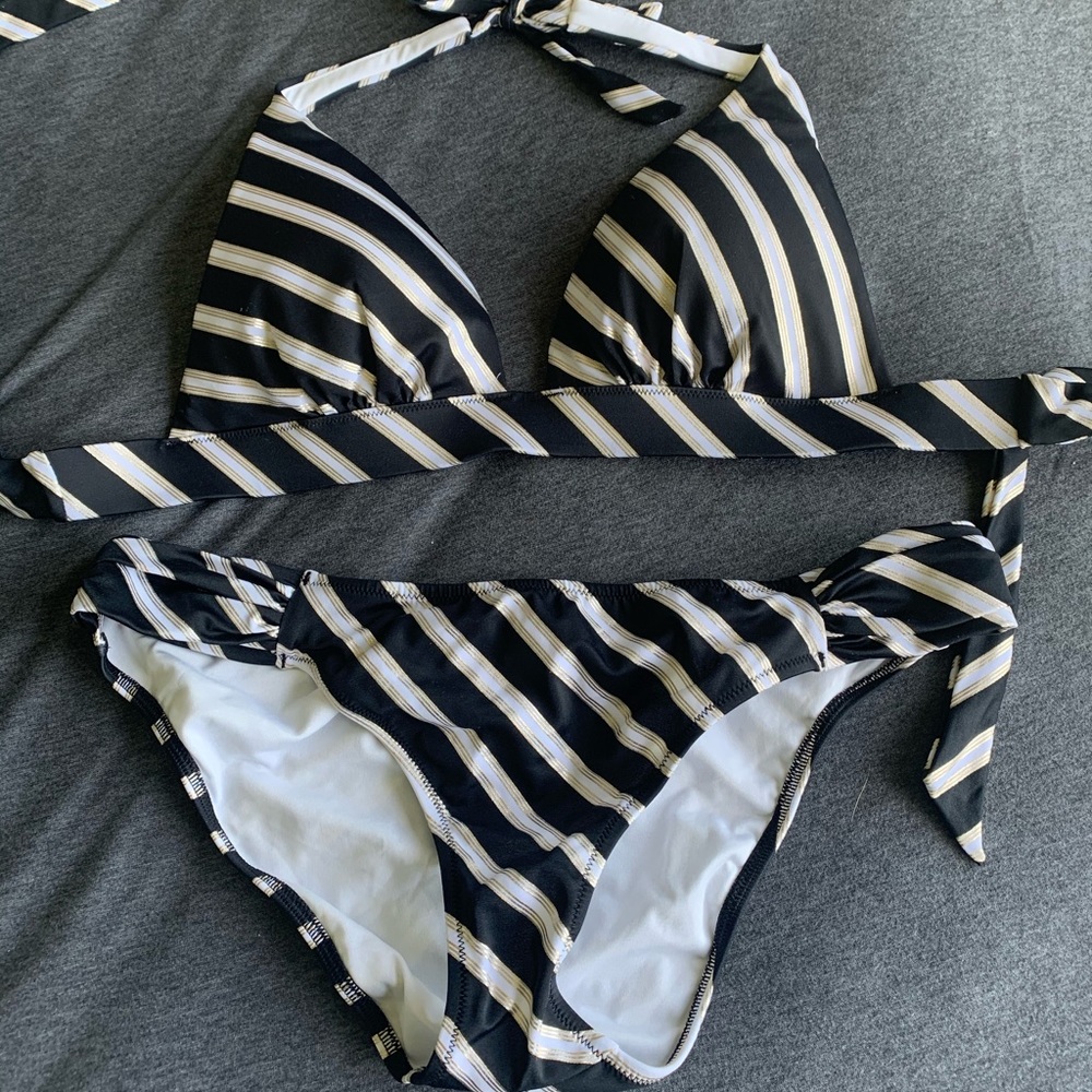 Victoria’s Secret Bikini set